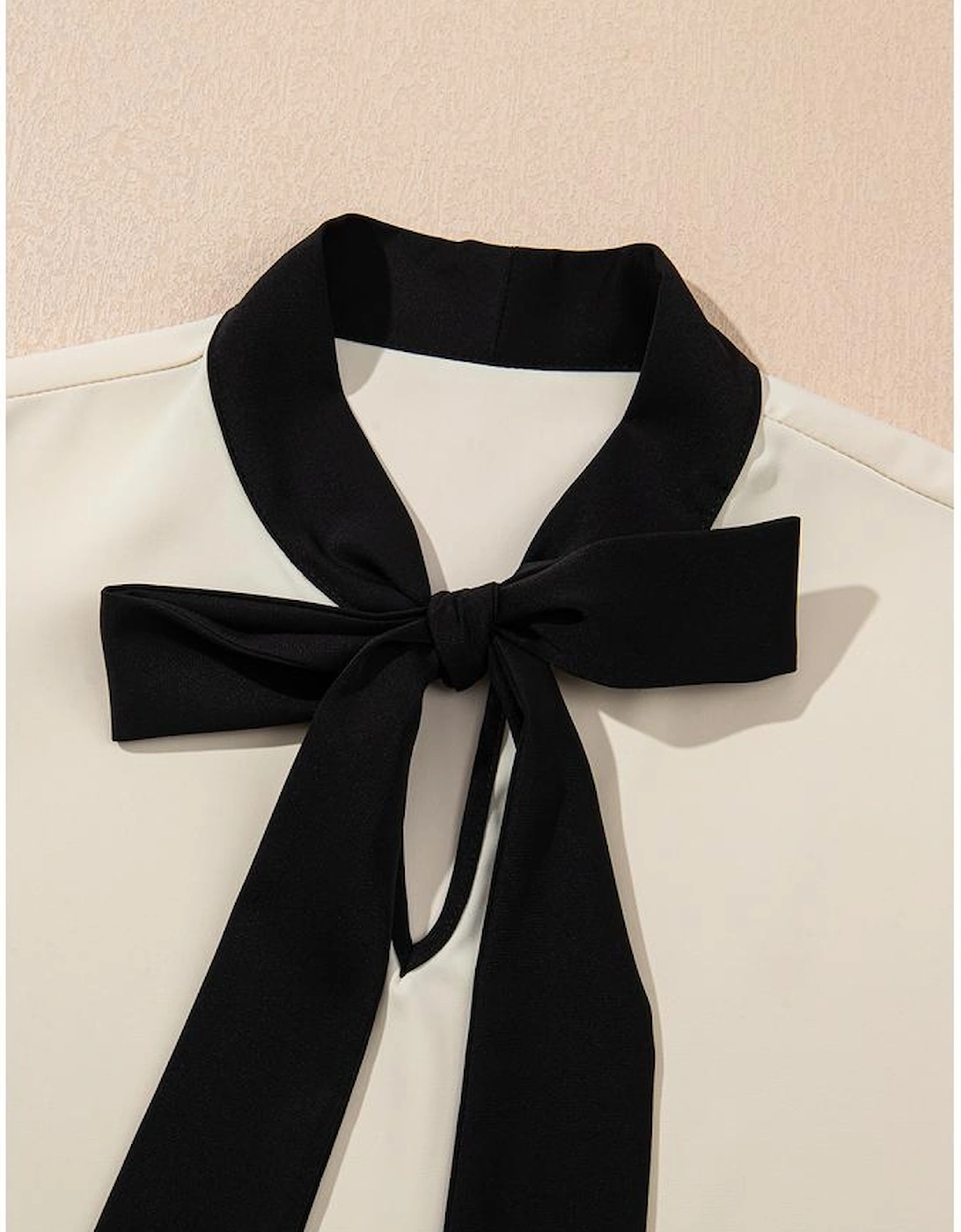 White Bow Knot Neckline Contrast Stripe Short Sleeve Blouse