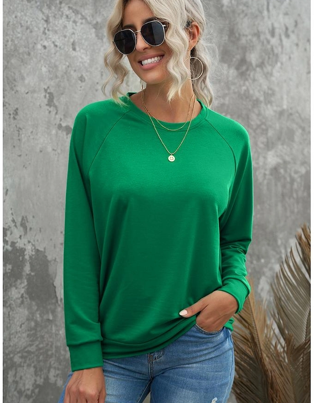 Green Solid Round Neck Raglan Sleeve Sweatshirt