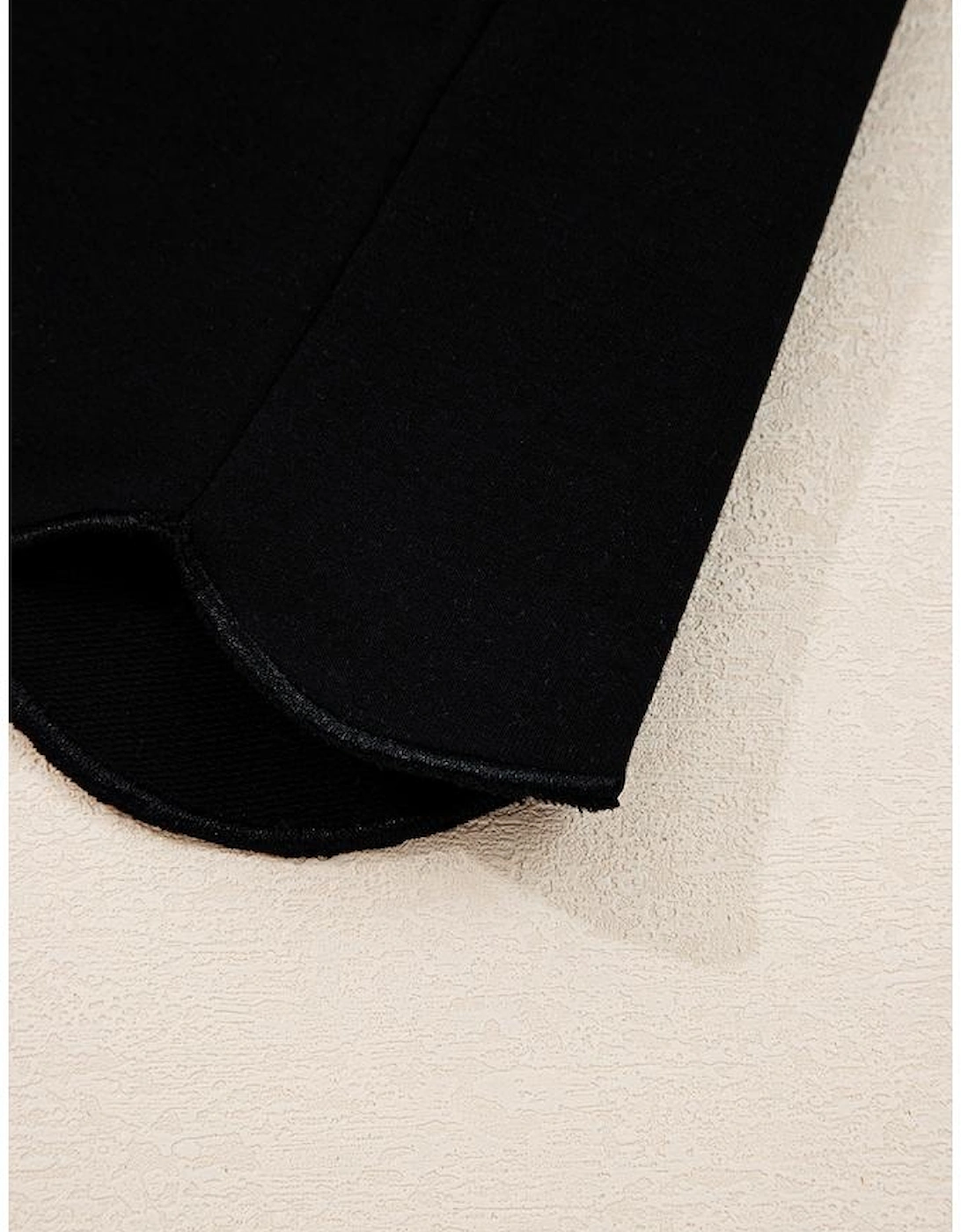 Black Scallop Trim Color Block Long Sleeve Collared Top