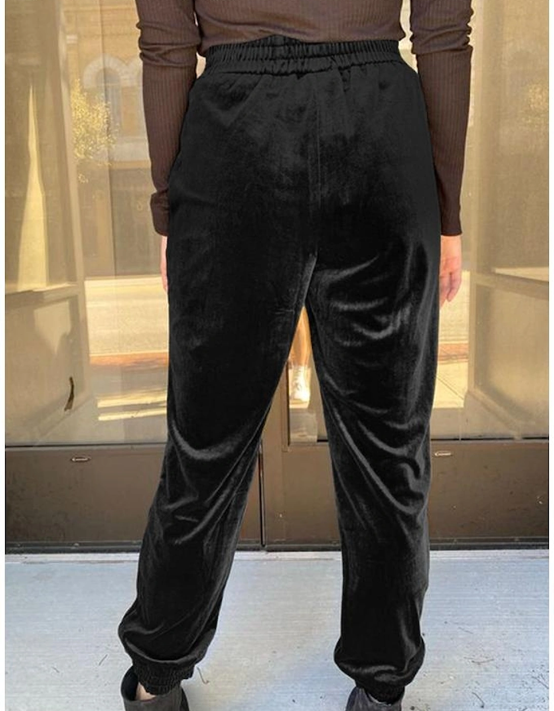 Black Solid Velvet Jogger Pants