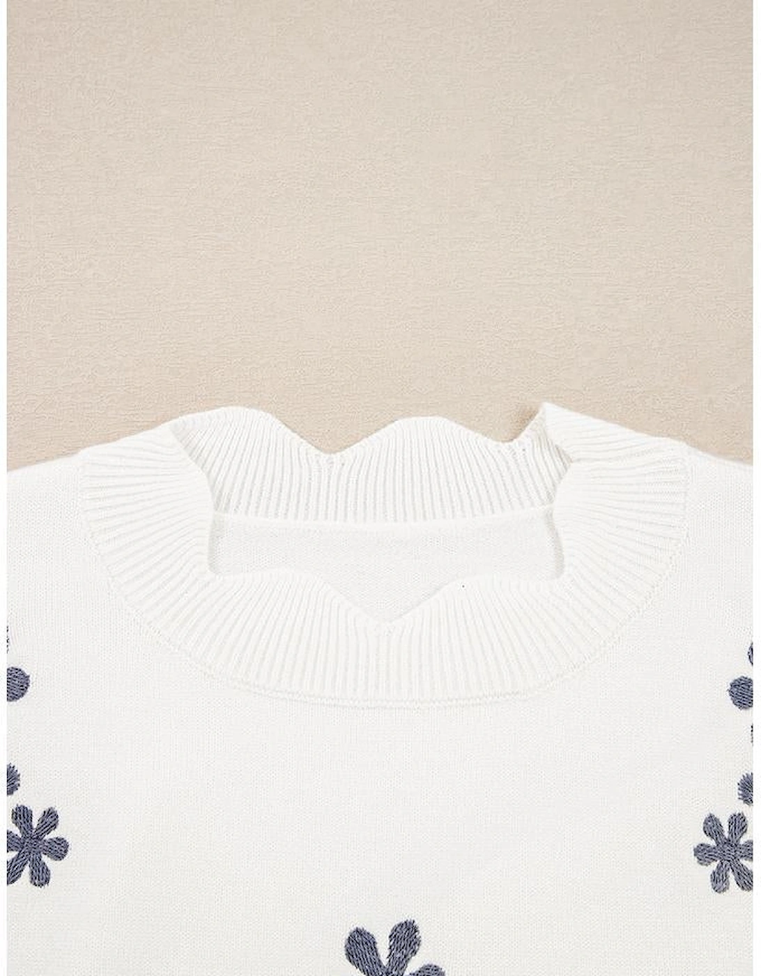 White Floral Embroidered Scallop Hem Cropped Sweater