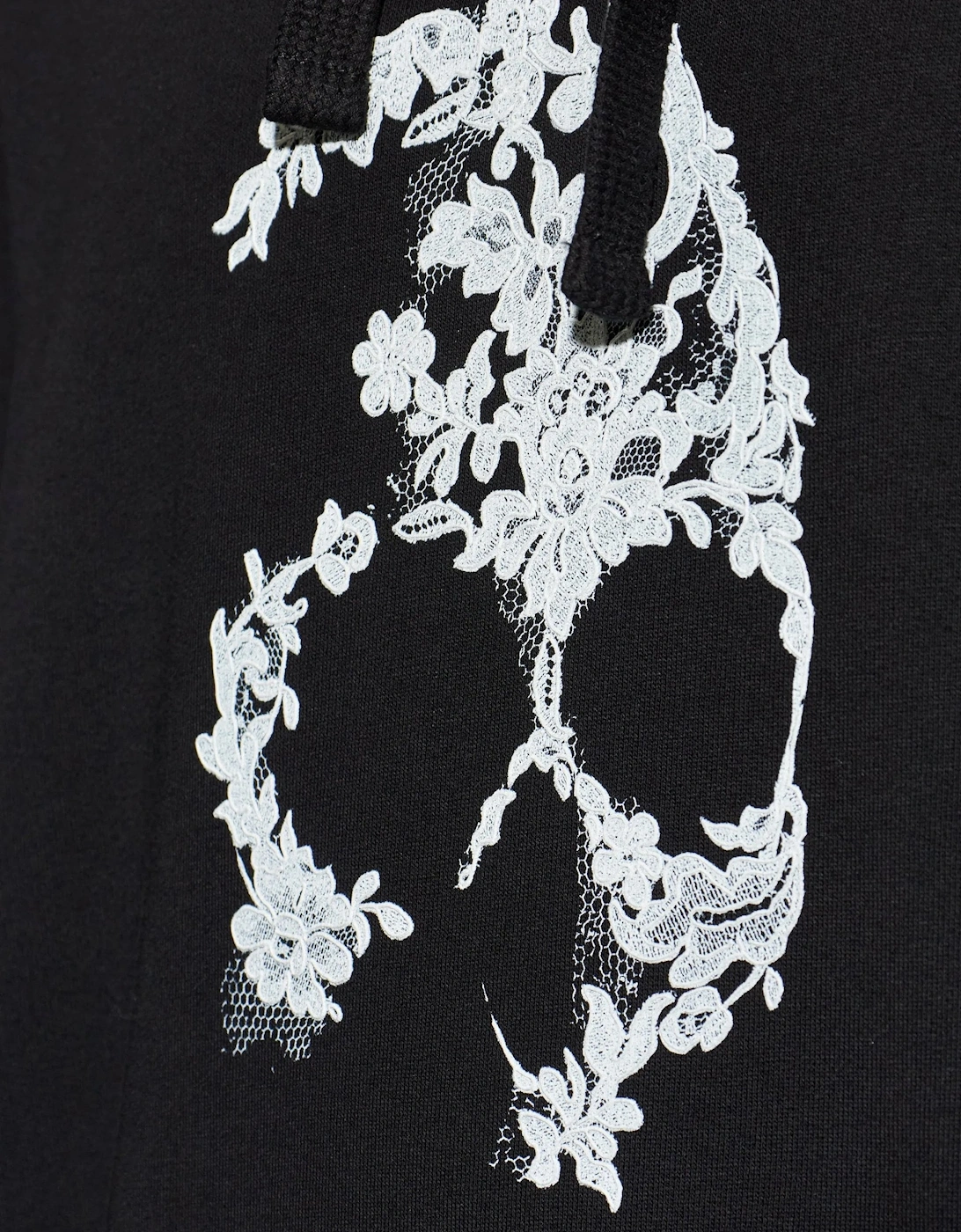 LACE SKULL HOODED TOP