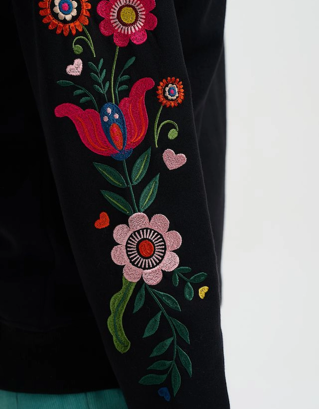 Eadie sweatshirt in black folk