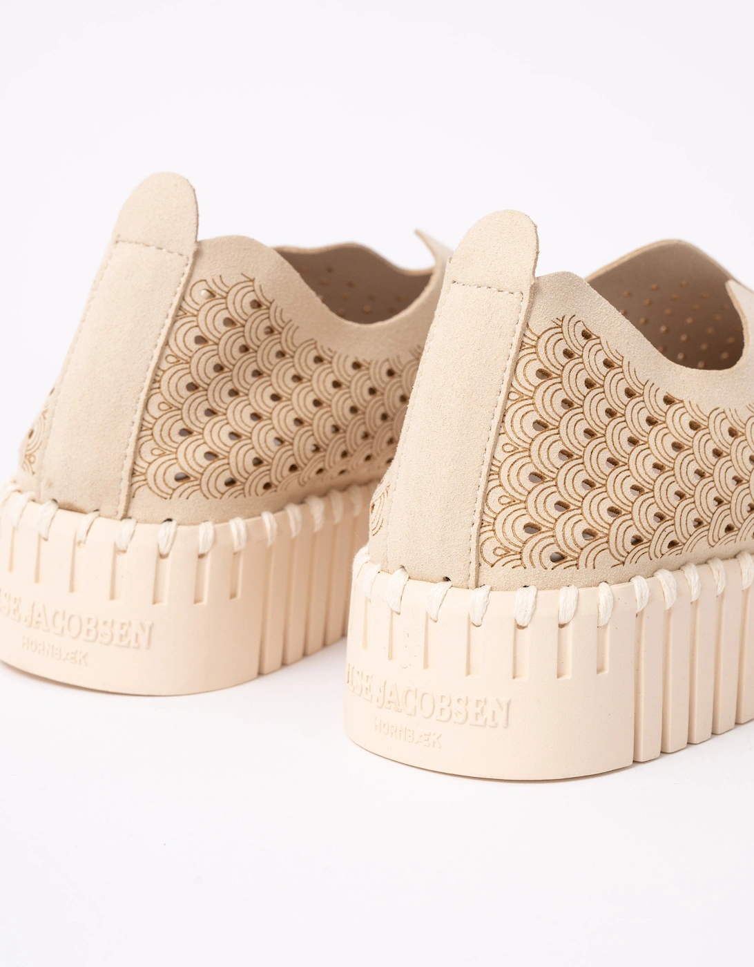 Tulip Slip-In Womens Platform Shoes - Kit 144