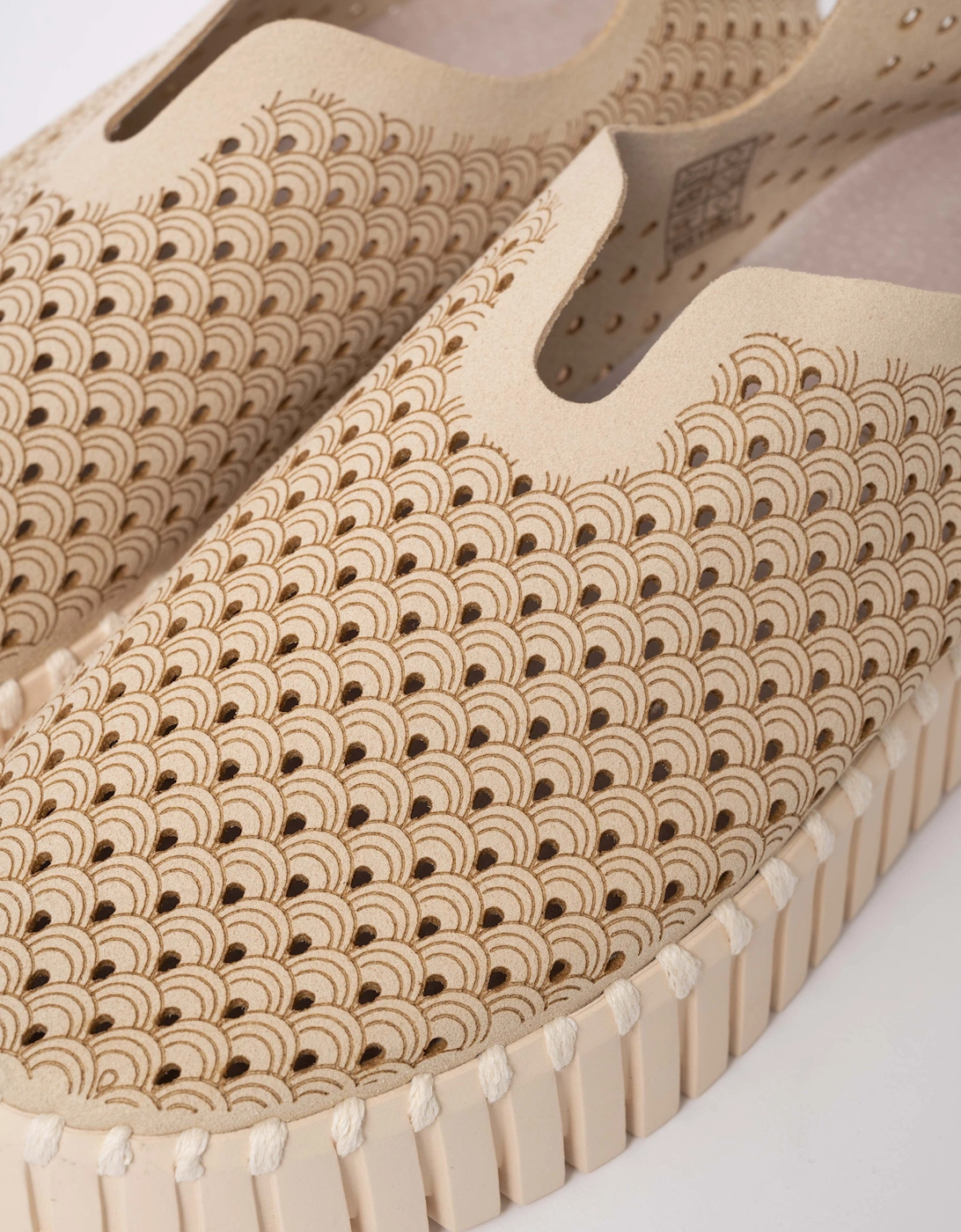 Tulip Slip-In Womens Platform Shoes - Kit 144