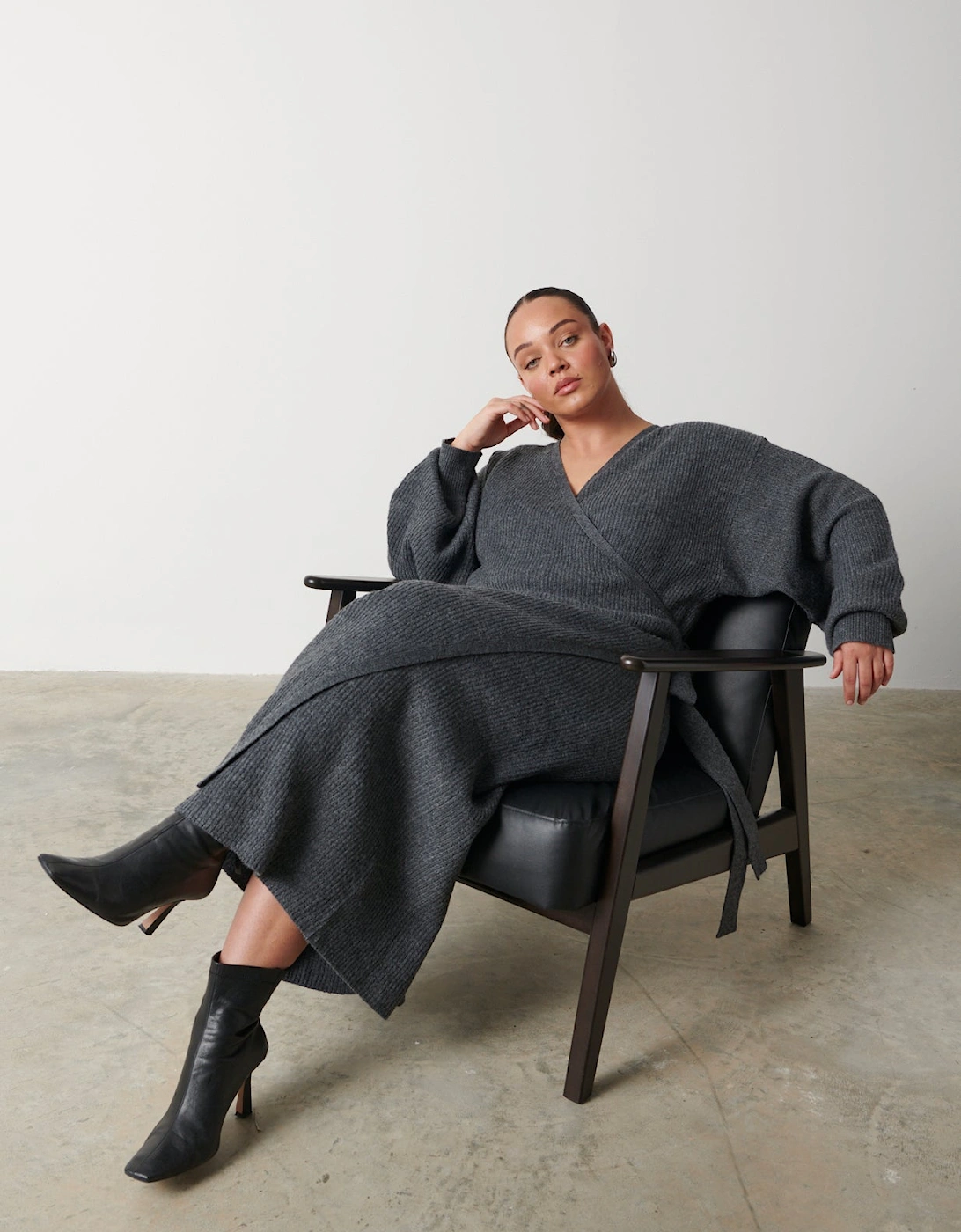 Kinsley Ribbed Wrap Dress Curve - Charcoal Grey