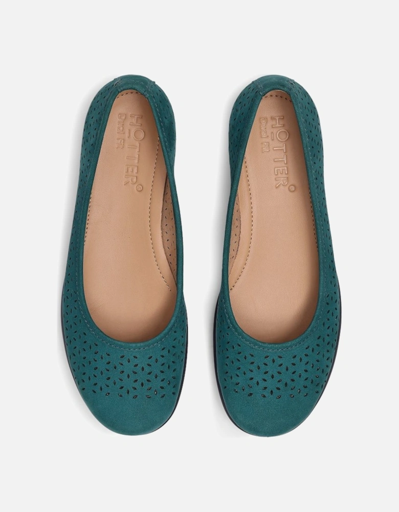 Livvy II Womens Wide Fit Pumps