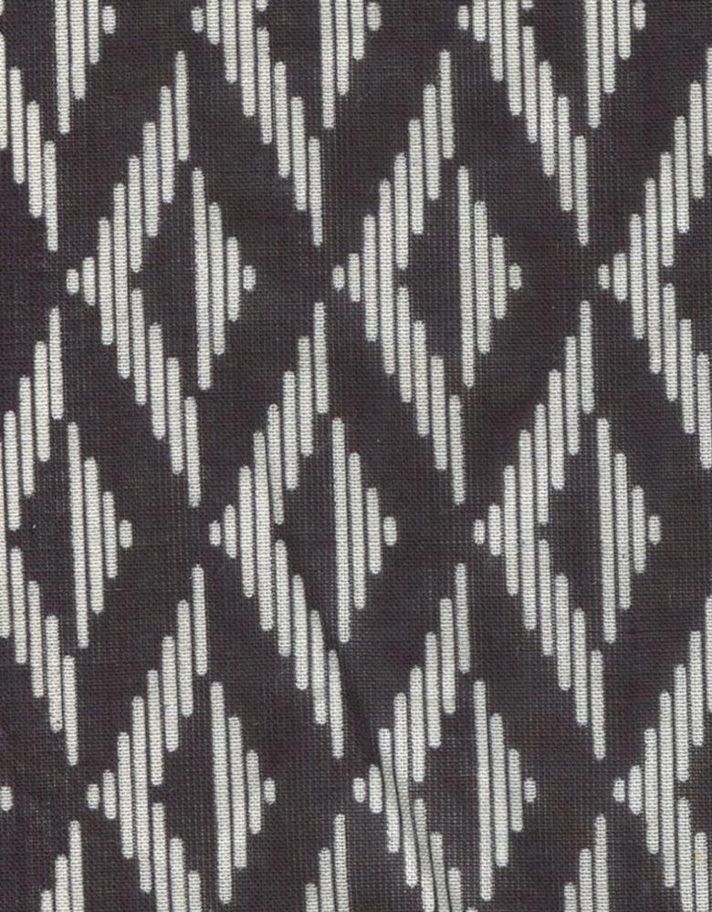 Asymmetrical Rhombus Scarf Black