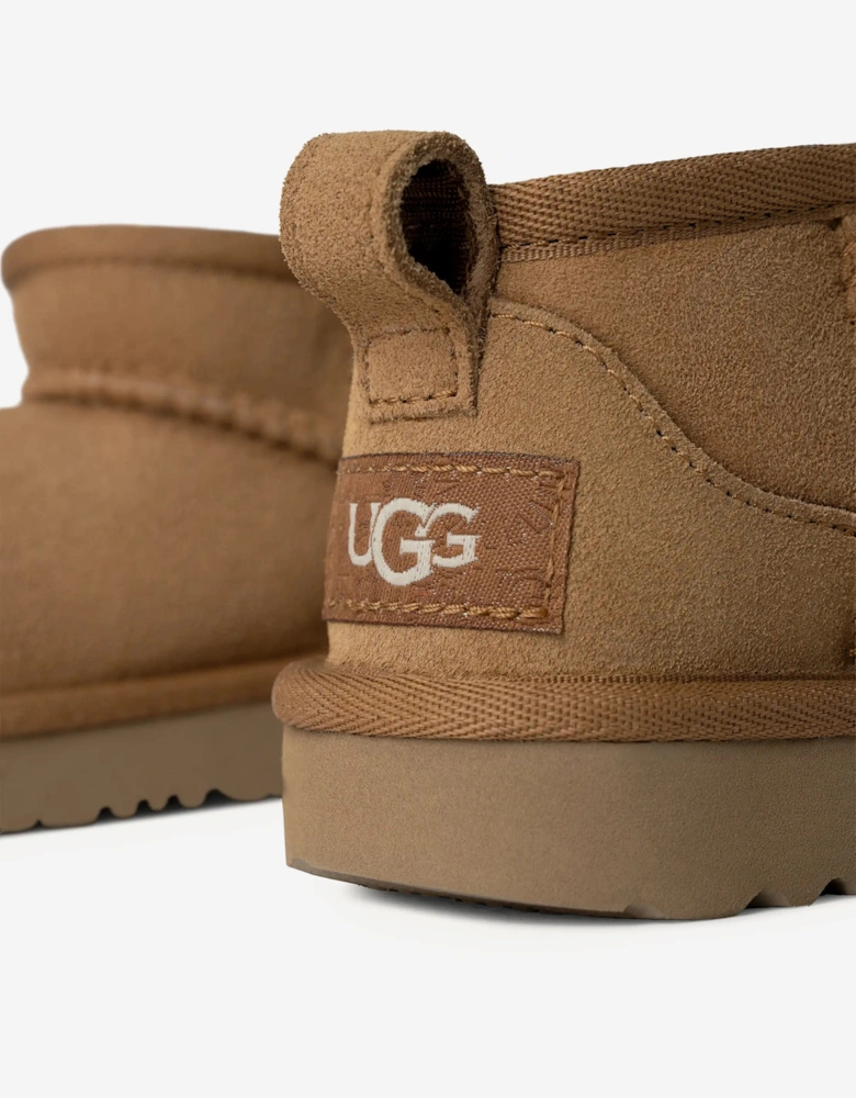 Kids Classic Ultra Mini Boots in Brown