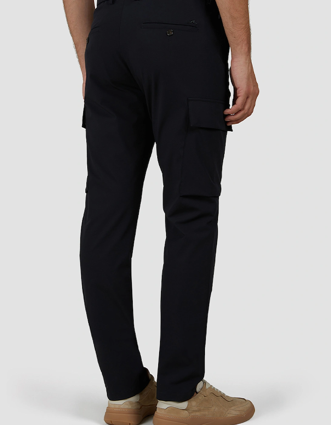 Dynamic Cargo Trousers in Lightweight Technical Fabric