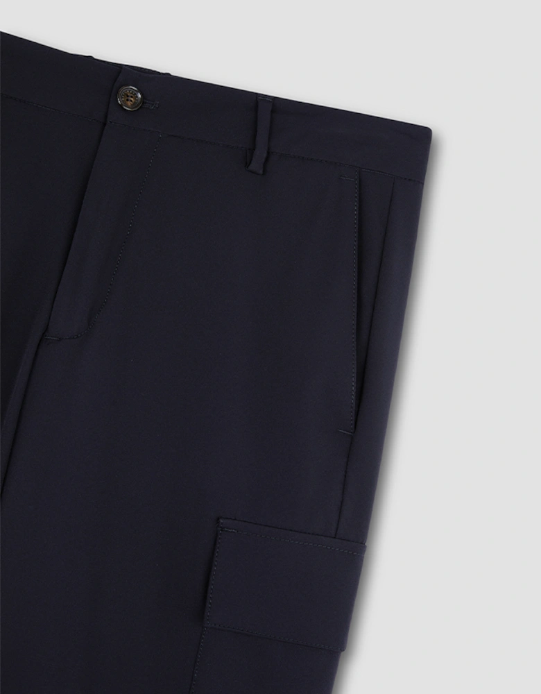 Dynamic Cargo Trousers in Lightweight Technical Fabric