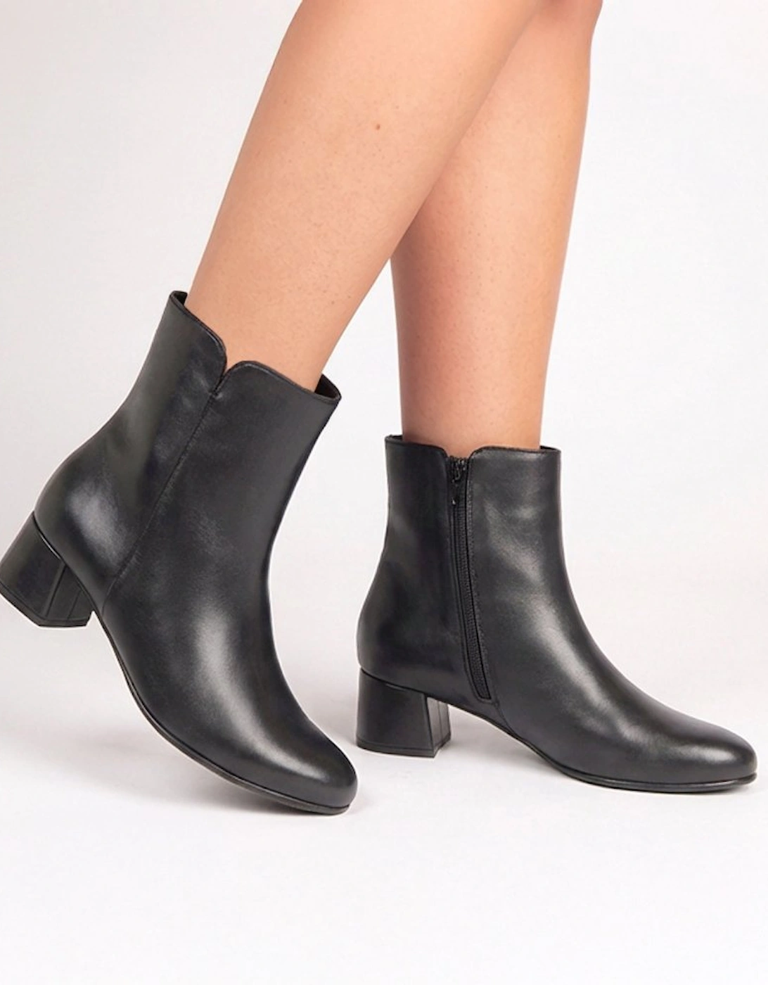 Abbey Womens Ankle Boots