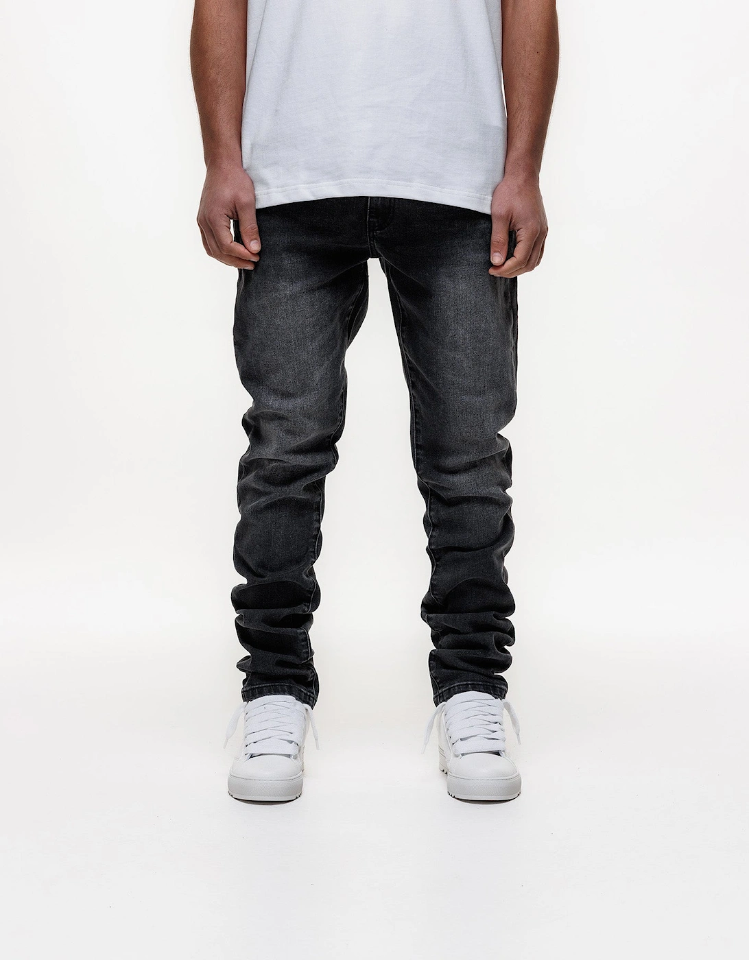 Dawn Slim Jeans in Black