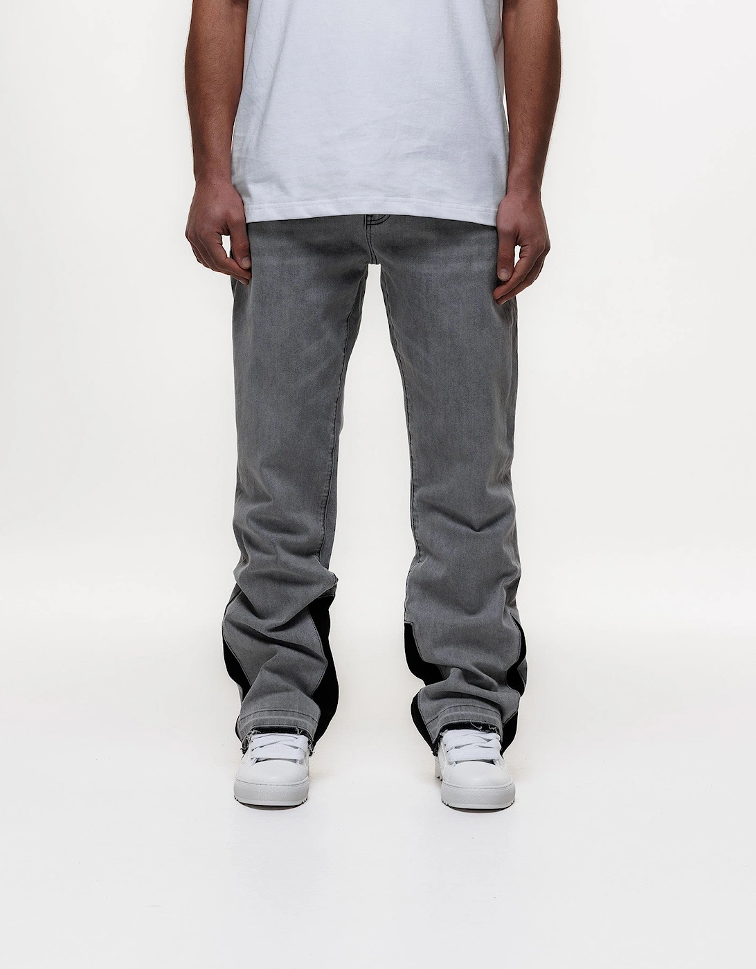 Pierre Flared Jeans in Grey