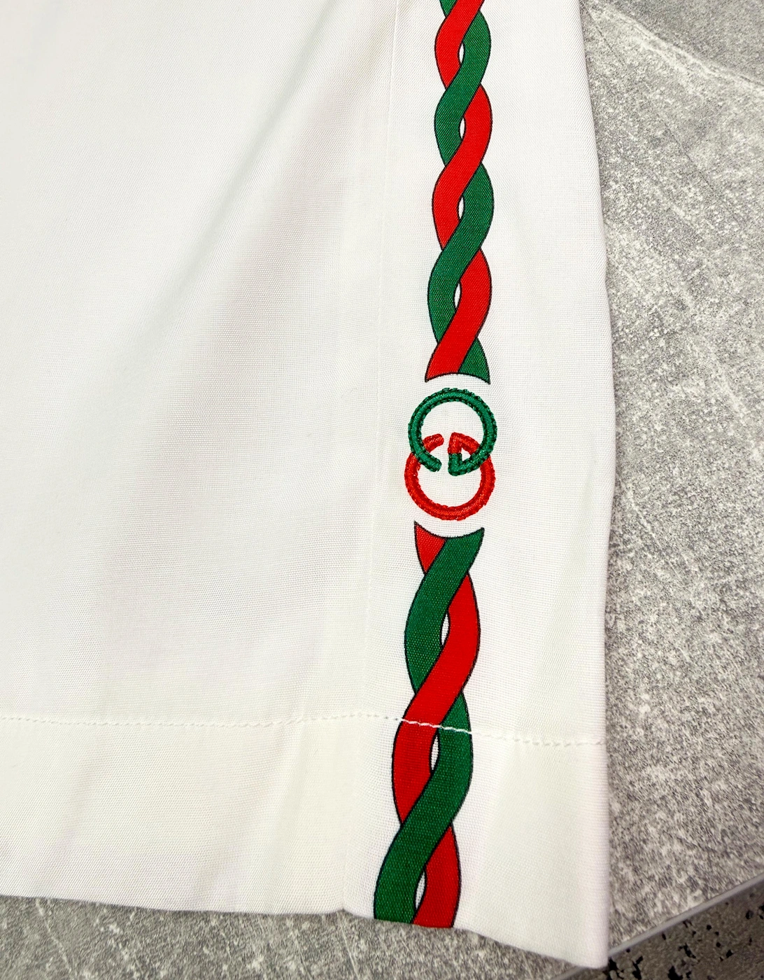 GG INTERLOCKING CHAIN SHORTS WHITE