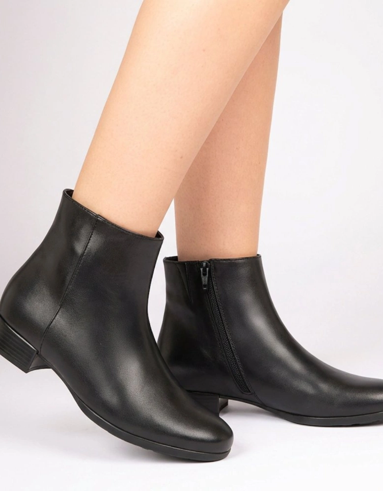 Buzz Womens Ankle Boots