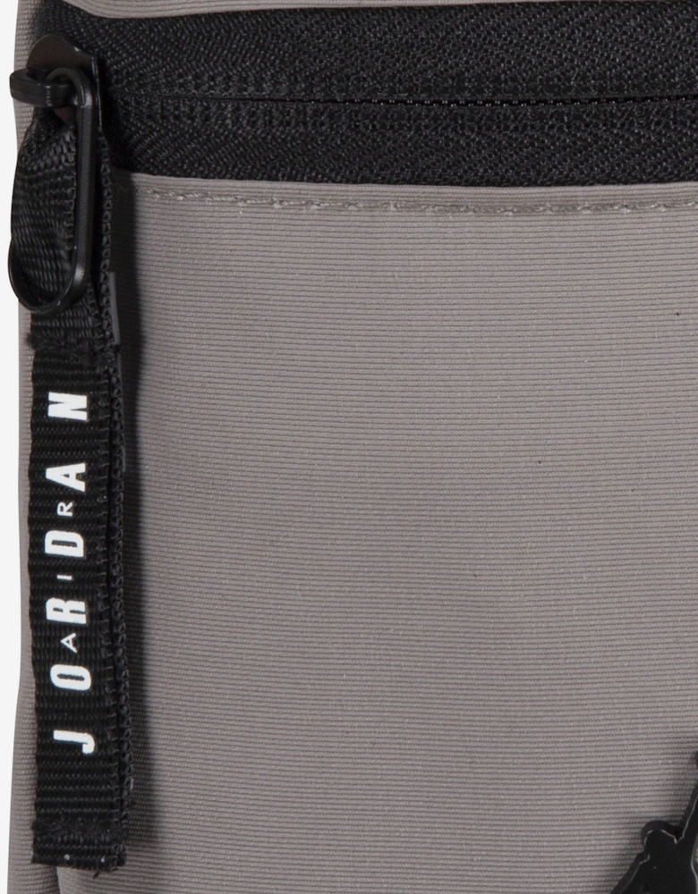Jordan Kids Jan Airborne Festival Bag in Grey (17cm)