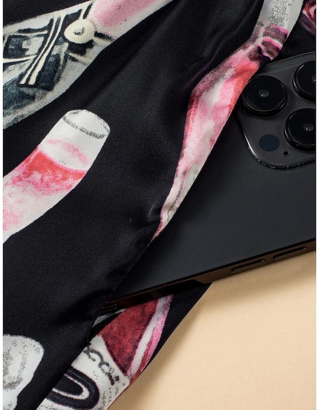 Black Champagne Print Silky Short Sleeve Pajamas Set