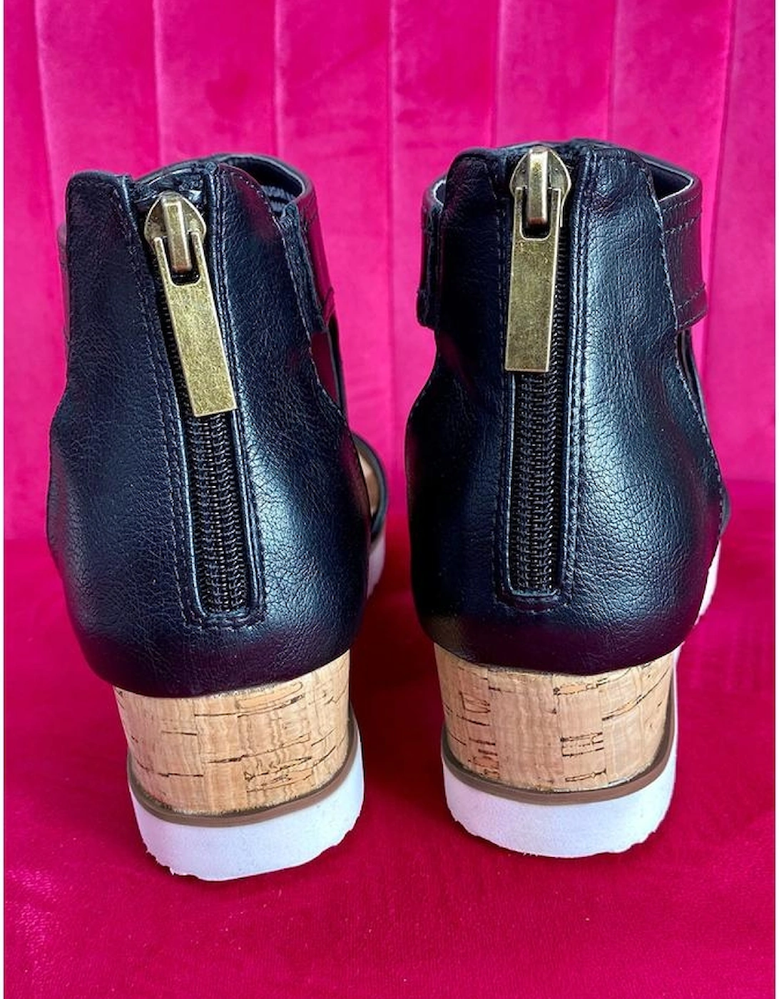 Azura Exchange Black Crisscross Detail Hollowed Leather Gladiator Sandals