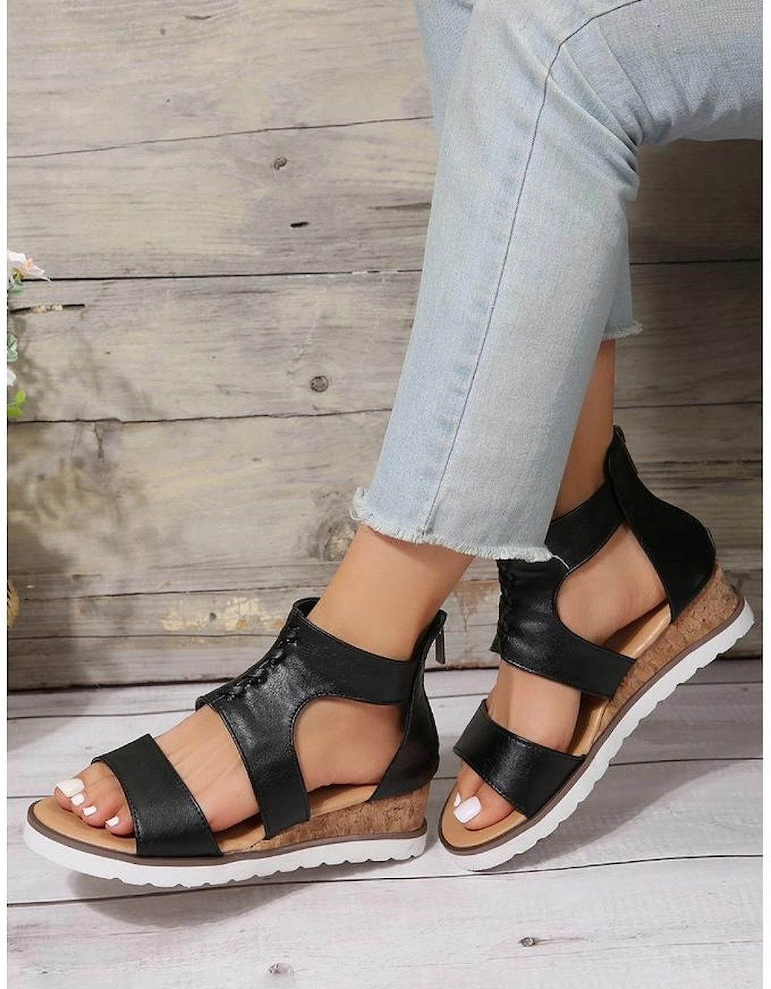 Azura Exchange Black Crisscross Detail Hollowed Leather Gladiator Sandals