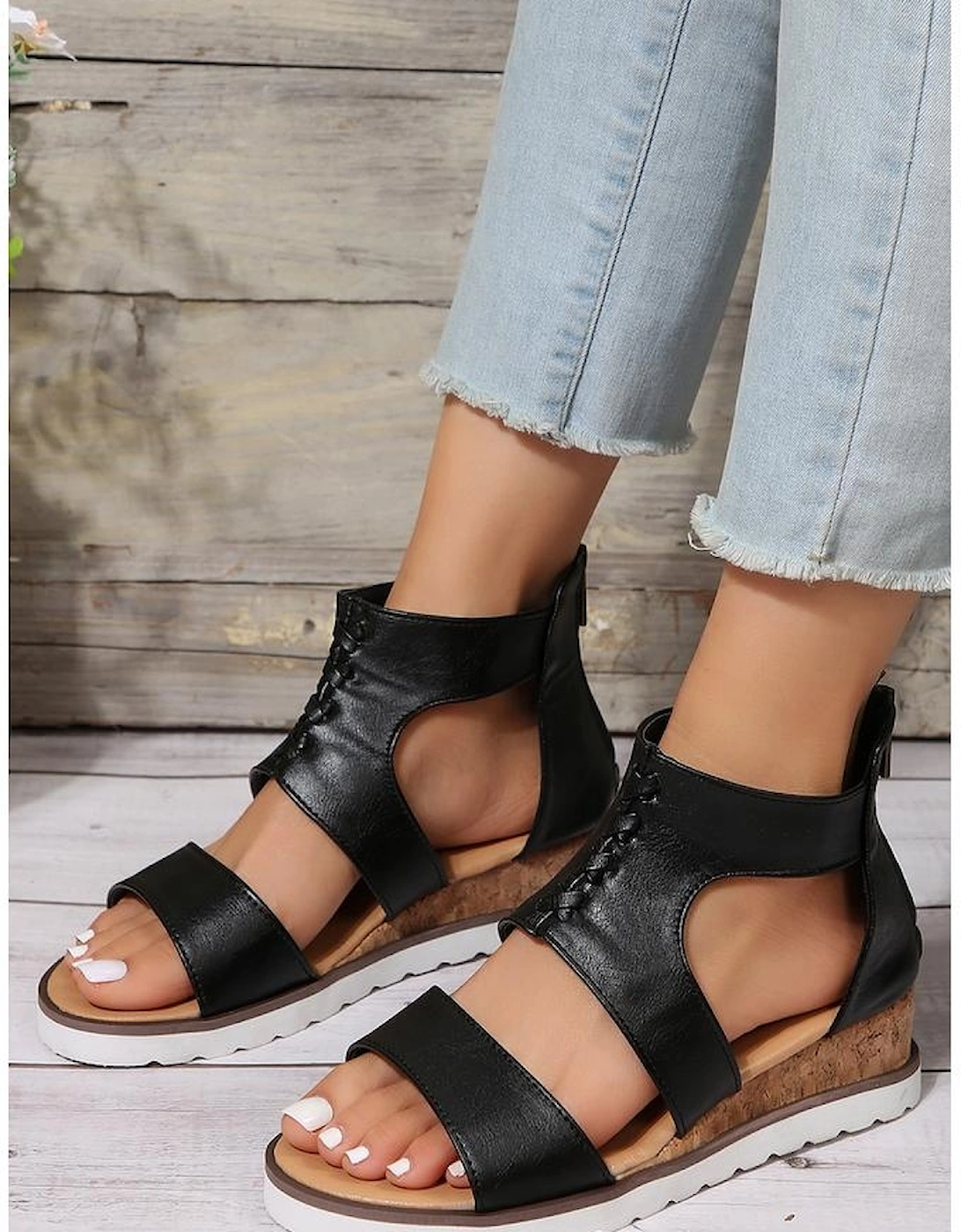 Azura Exchange Black Crisscross Detail Hollowed Leather Gladiator Sandals