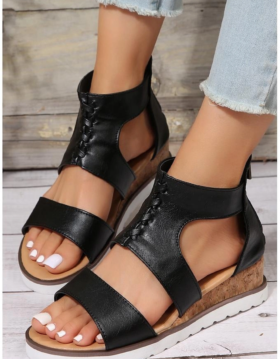 Azura Exchange Black Crisscross Detail Hollowed Leather Gladiator Sandals