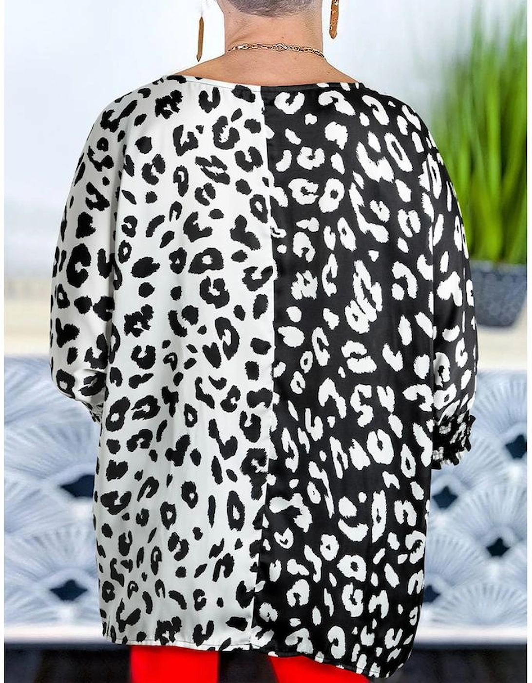 Black Plus Size Contrast Leopard Half Sleeve Blouse