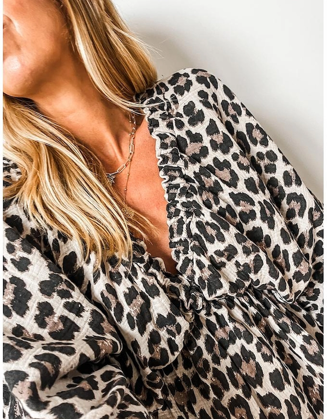 Black Leopard Print Elasticated V Neck 3/4 Puff Sleeve Dress