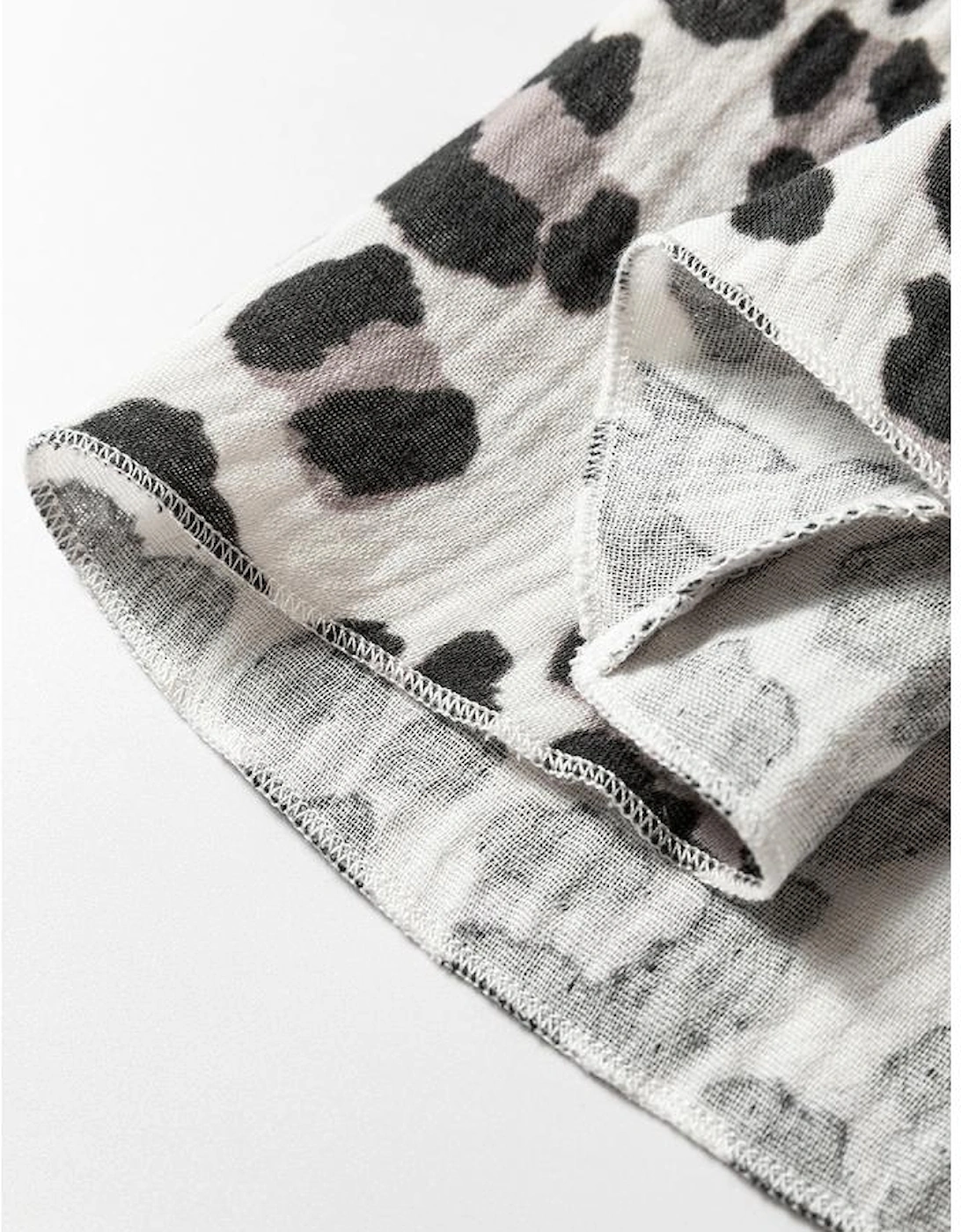 Black Leopard Print Elasticated V Neck 3/4 Puff Sleeve Dress