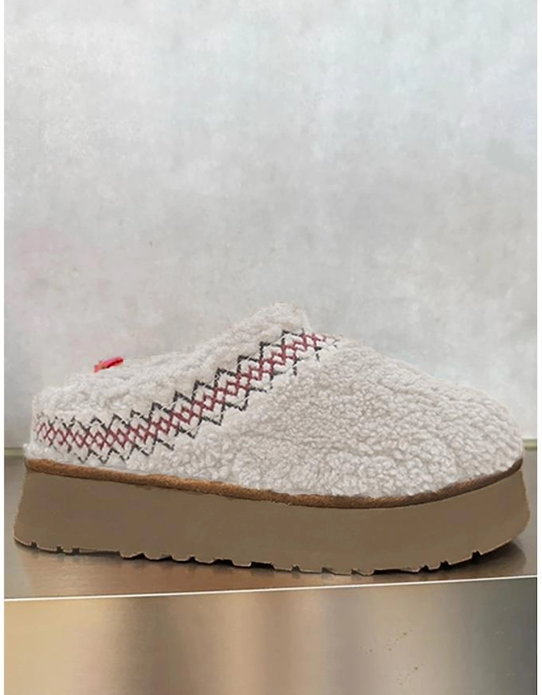 Azura Exchange White Embroidered Sherpa Plush Thick Sole Winter Slippers