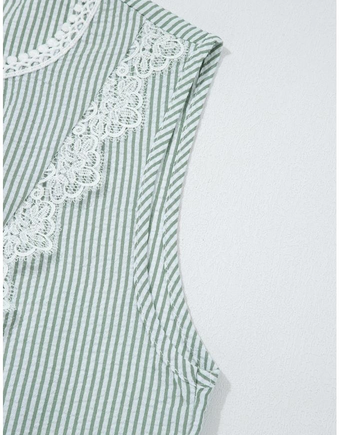 Green Stripe Lace Patchwork Crew Neck Tank Top