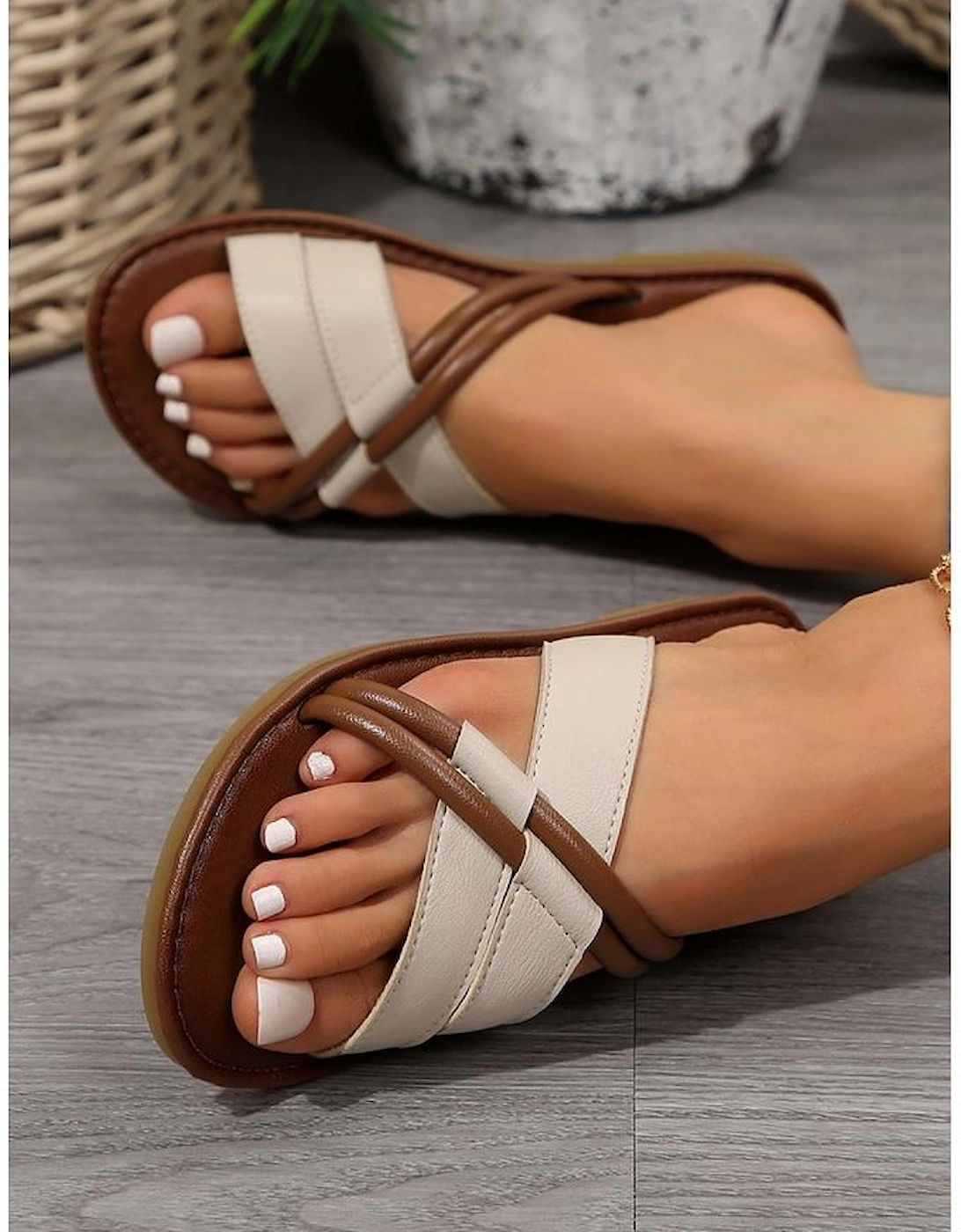 White Criss Cross PU Leather Flat Slippers
