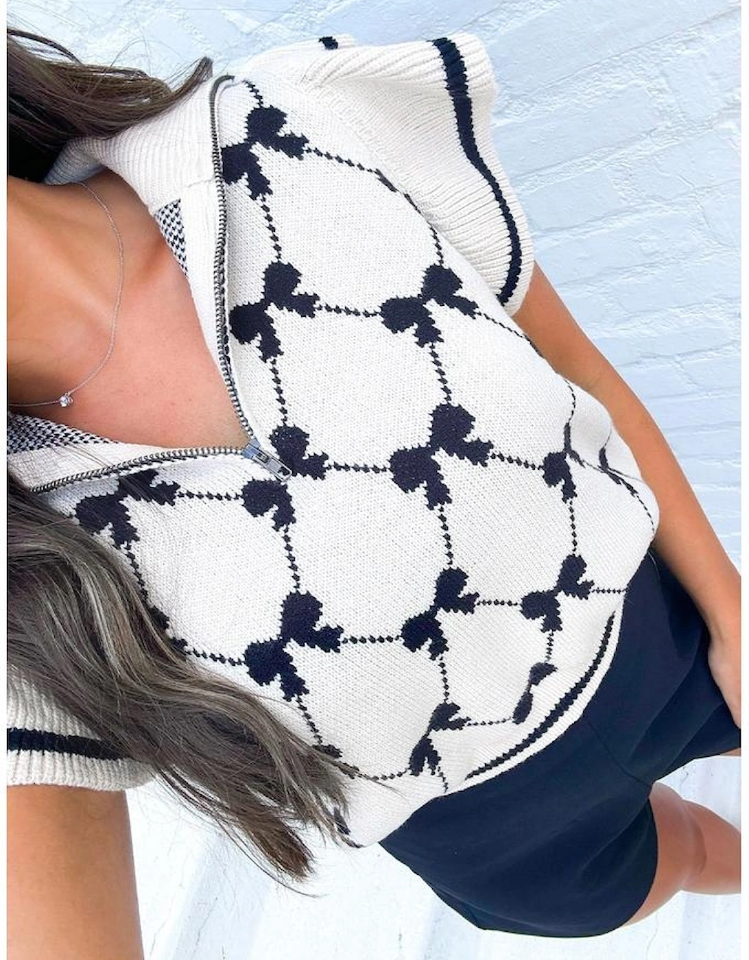 Black Preppy Vibes Bow Print Zipped Collar Sweater Tee