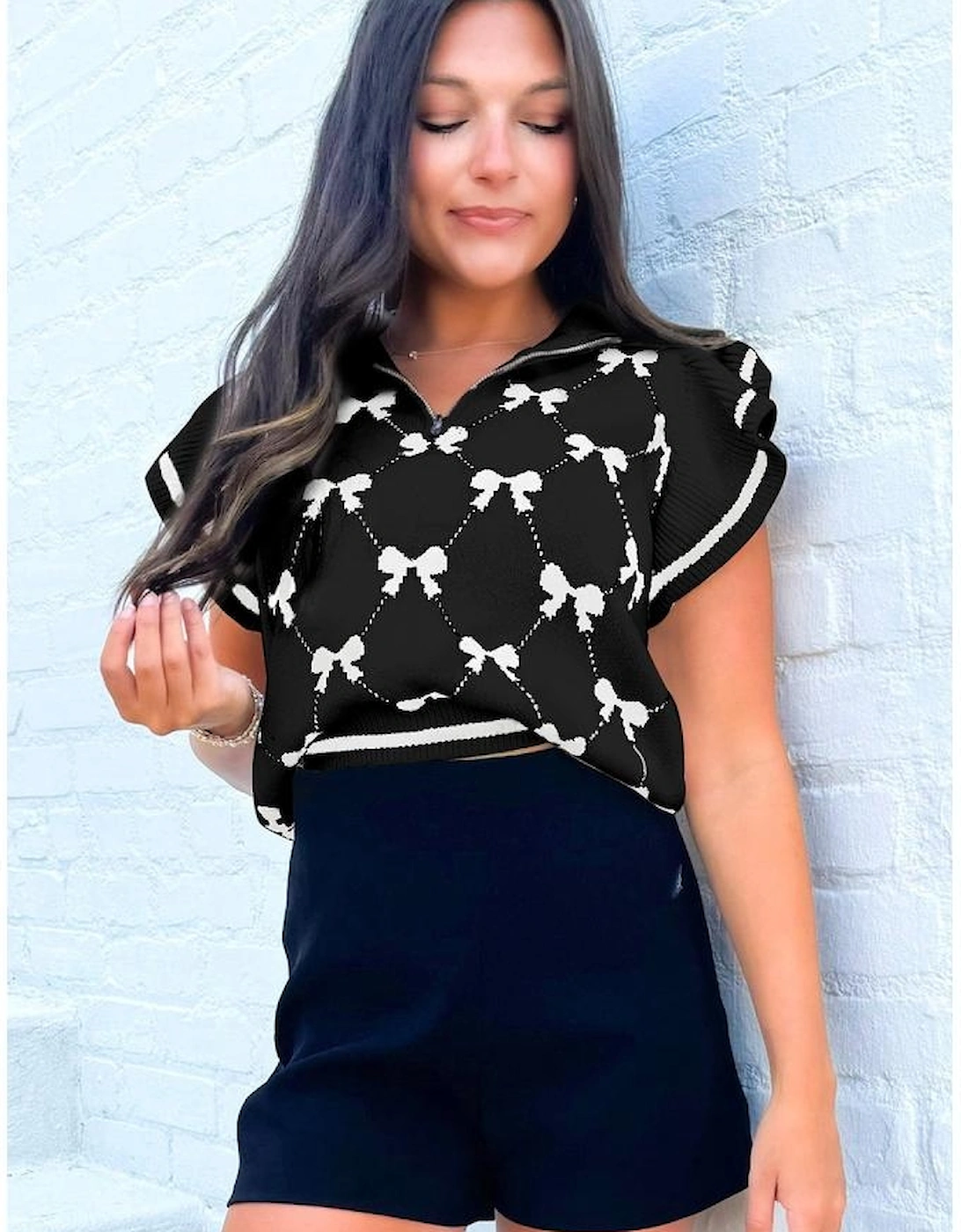 Black Preppy Vibes Bow Print Zipped Collar Sweater Tee