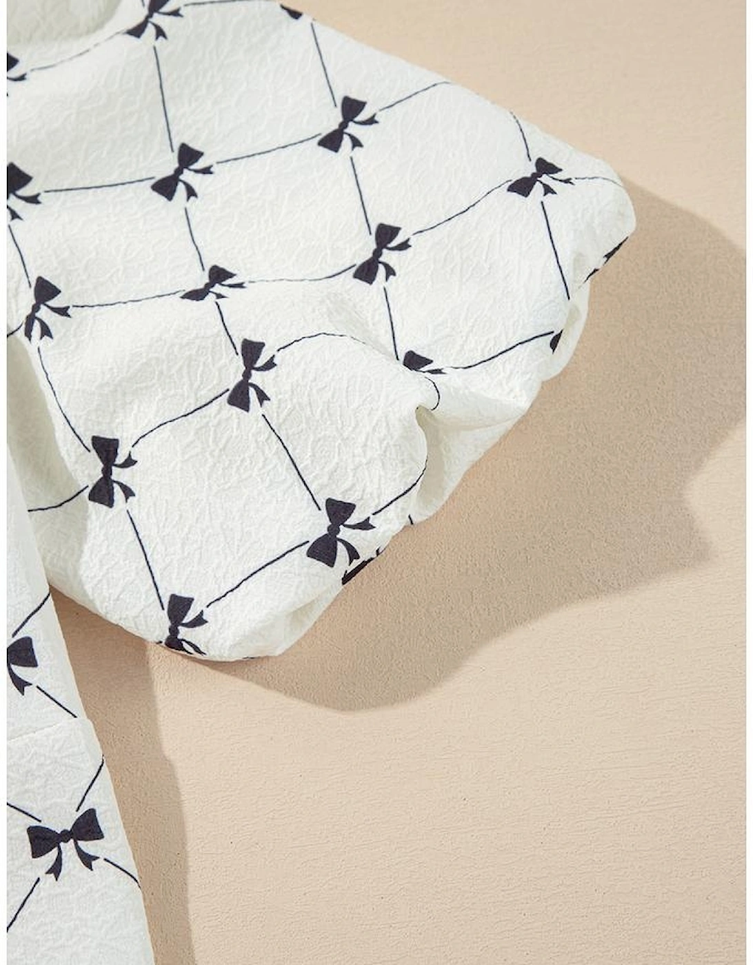 White Bowknot Print Front Knots Bubble Sleeve Blouse