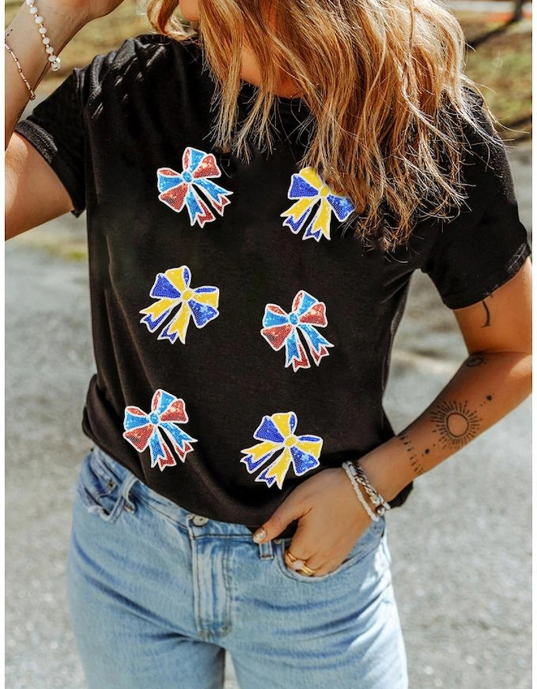 Black Cheerful Sequin Bow Patched Game Day T Shirt