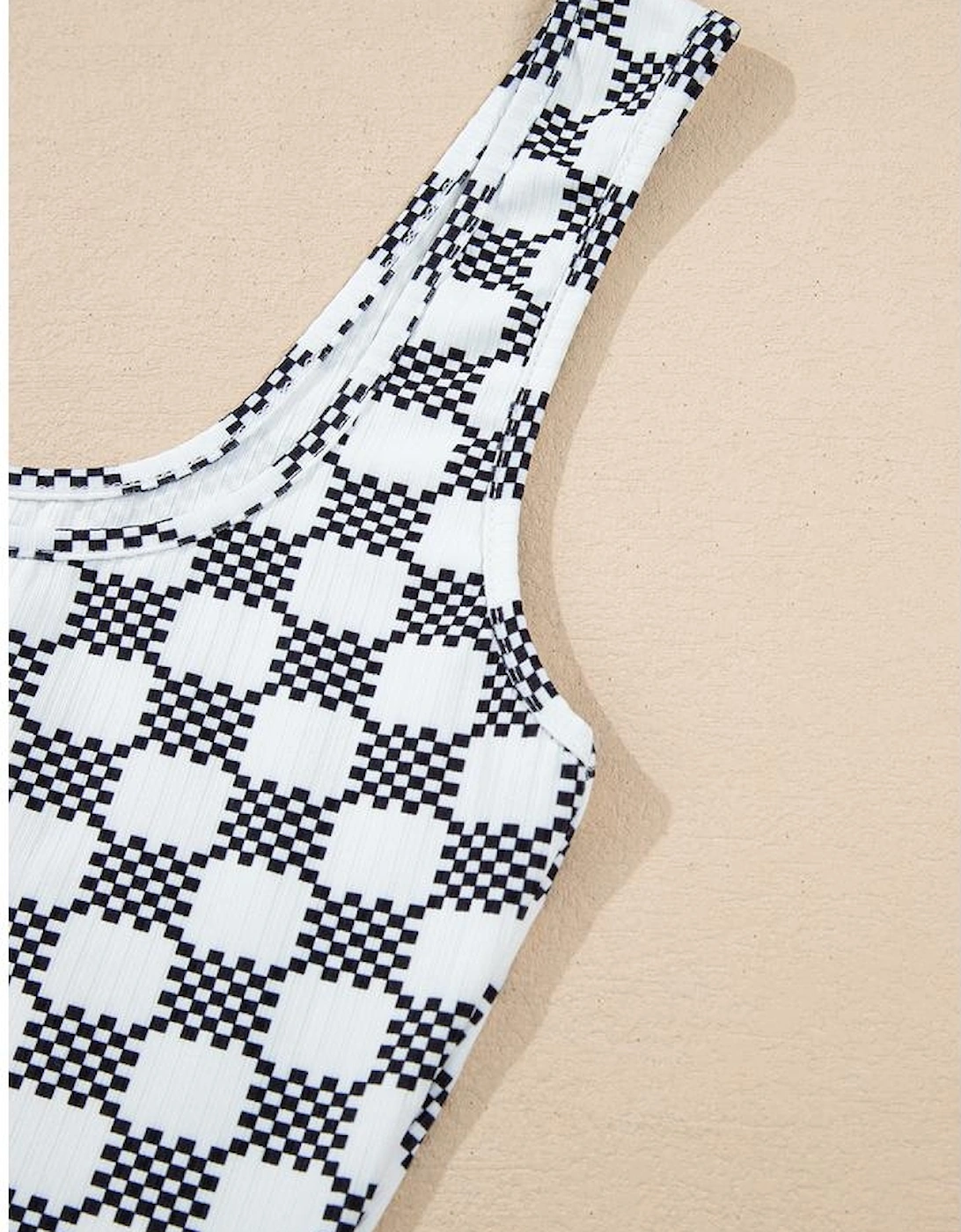 Black Checkered Print U Neck Cropped Tank Top