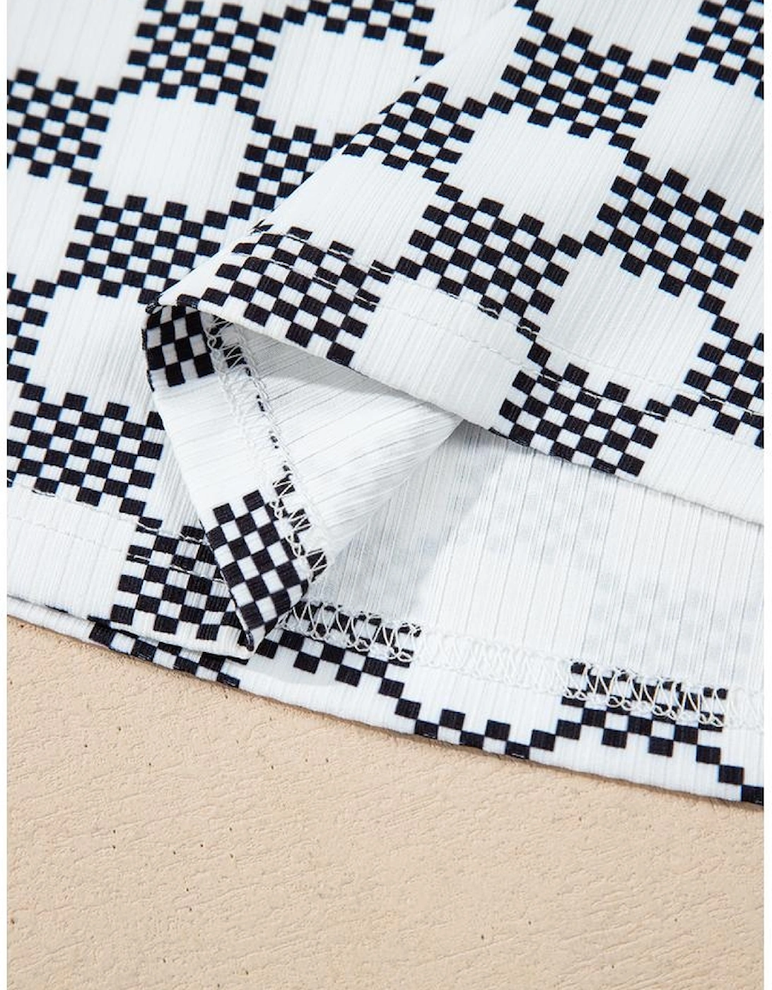 Black Checkered Print U Neck Cropped Tank Top