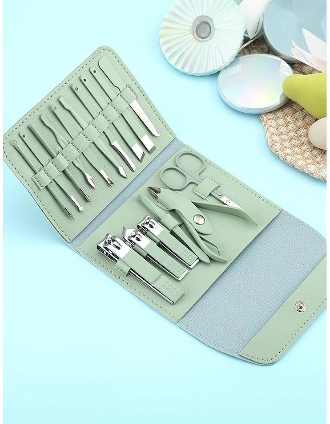 Grass Green 16pcs Portable Manicure Nail Clippers Set