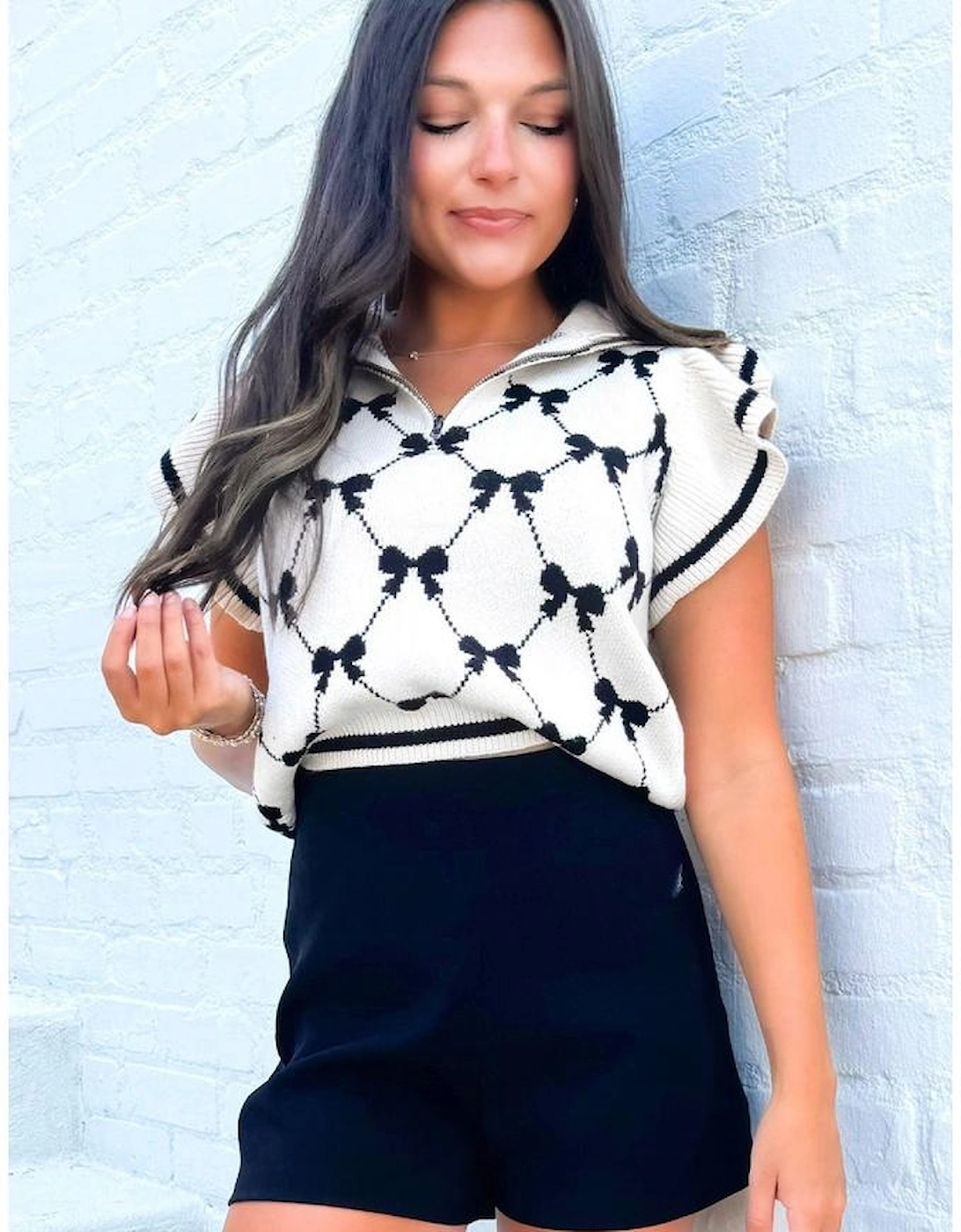 Black Preppy Vibes Bow Print Zipped Collar Sweater Tee
