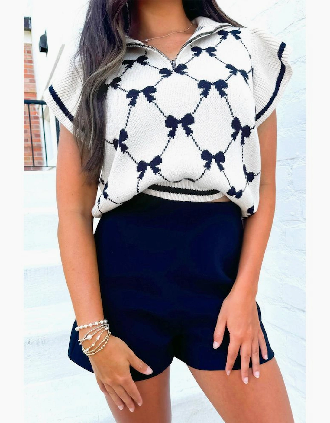 Black Preppy Vibes Bow Print Zipped Collar Sweater Tee