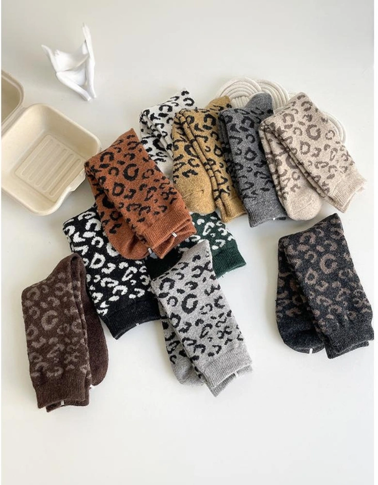 Azura Exchange White Leopard Ribbed Edge Tube Socks