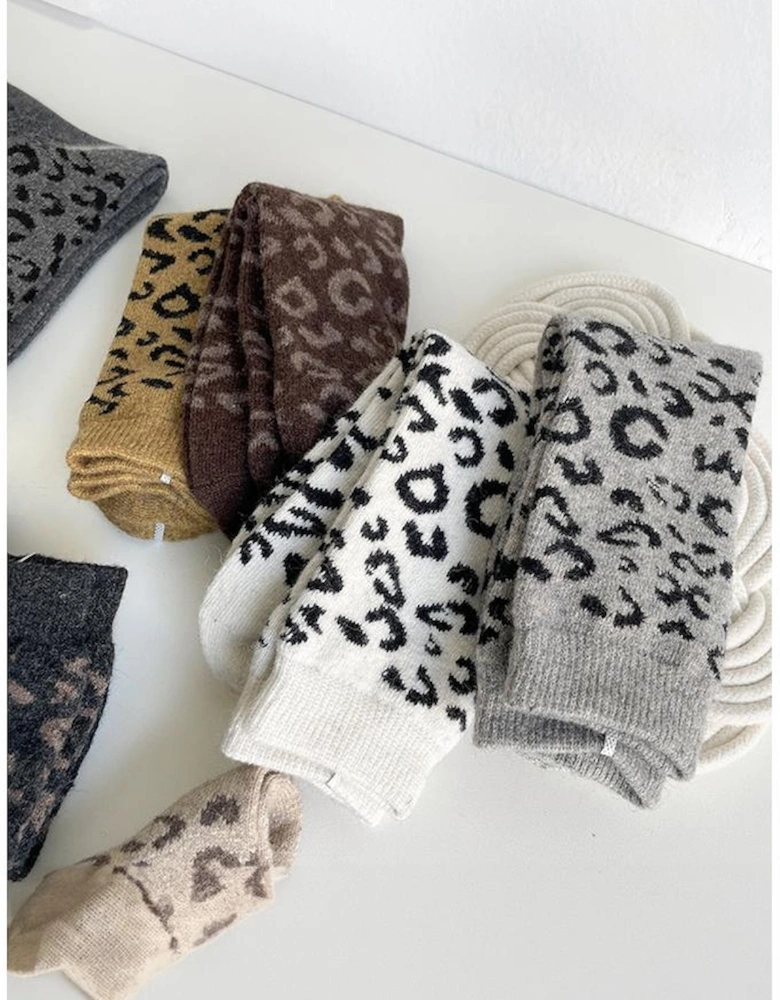 Azura Exchange White Leopard Ribbed Edge Tube Socks