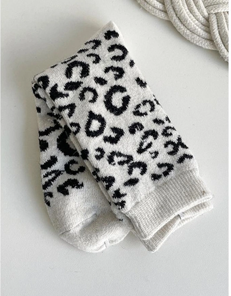 Azura Exchange White Leopard Ribbed Edge Tube Socks