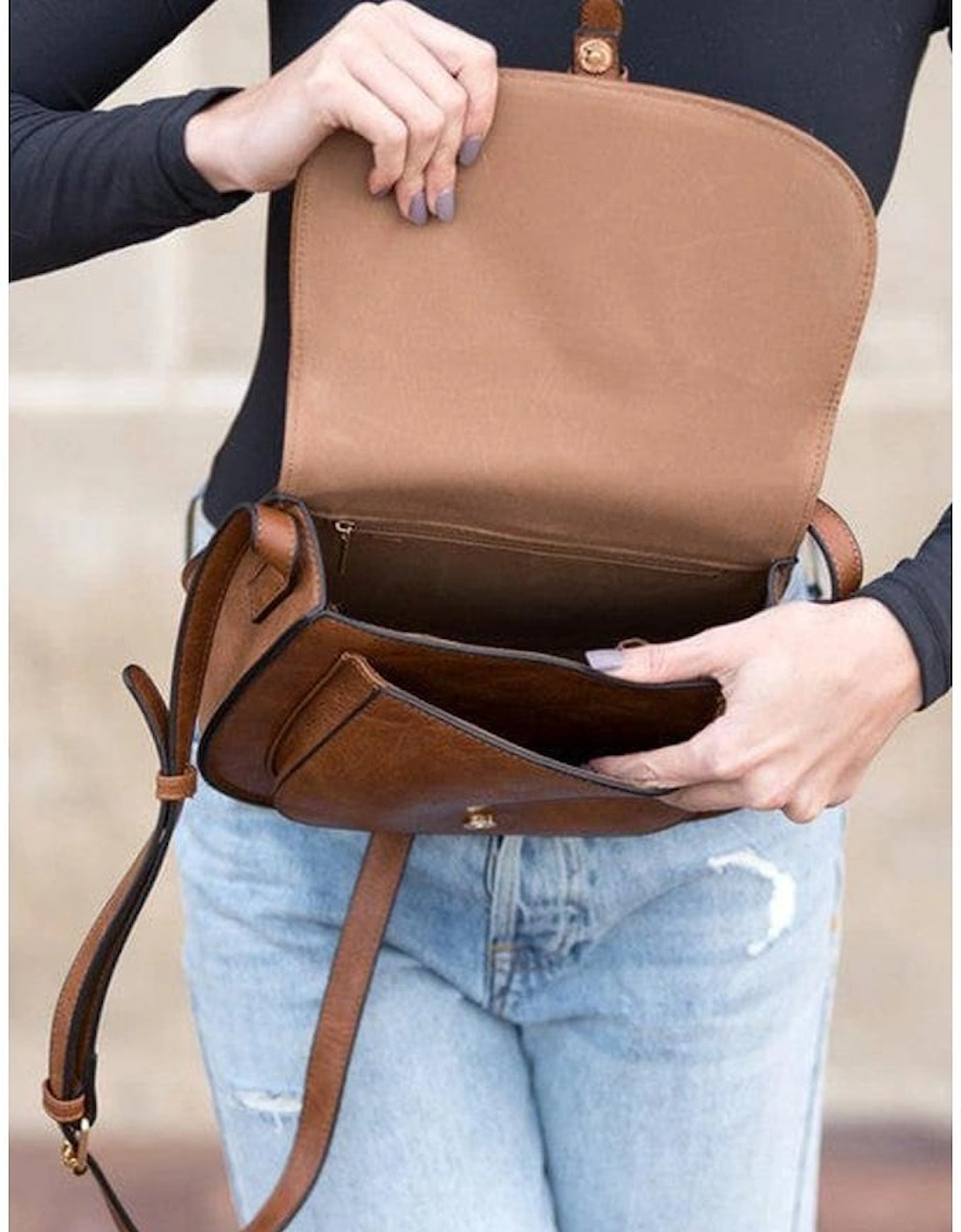 Chestnut Flapped Magnetic Buckle PU Leather Shoulder Bag
