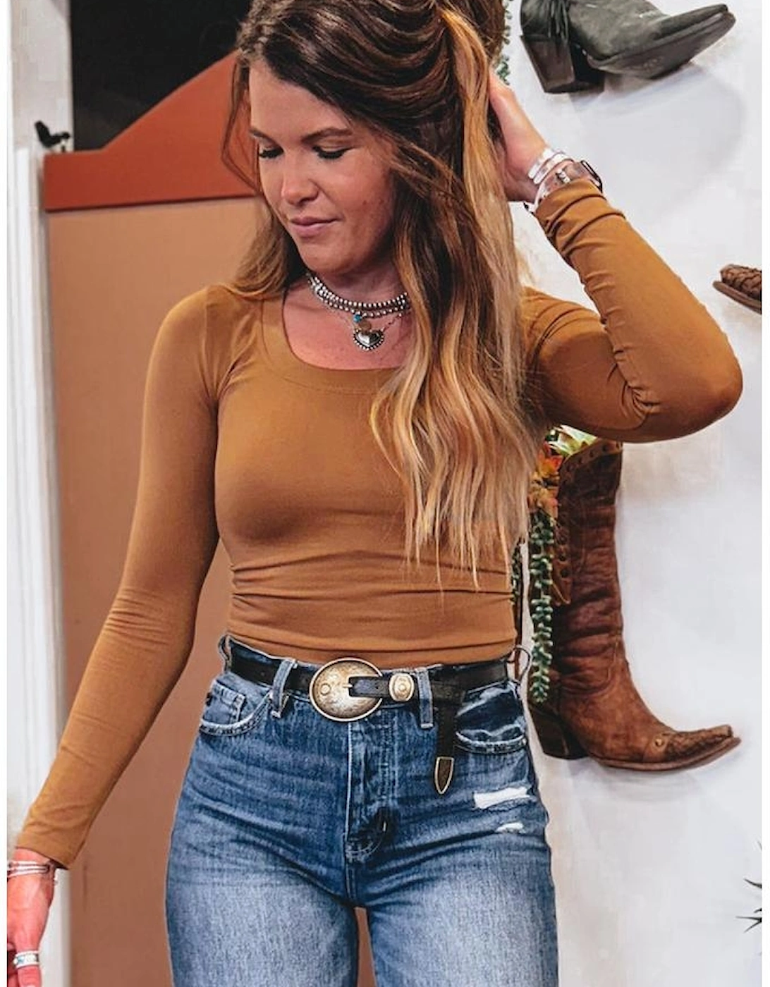 Chestnut Solid Color Long Sleeve Fitted Top