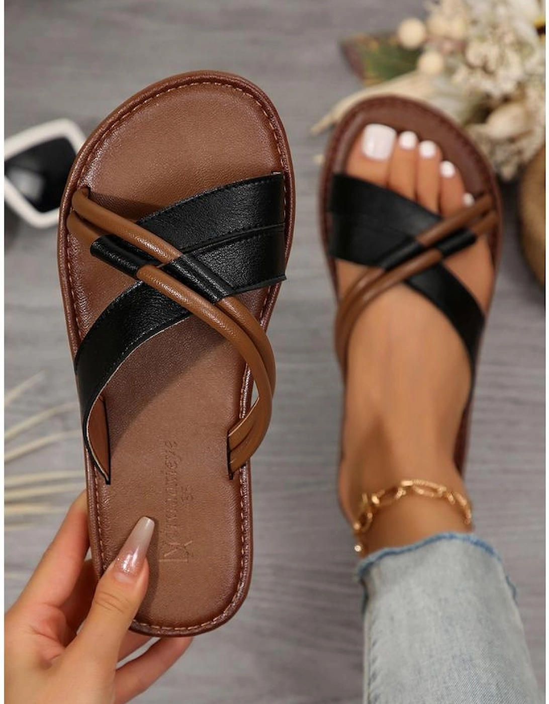 Black Criss Cross PU Leather Flat Slippers