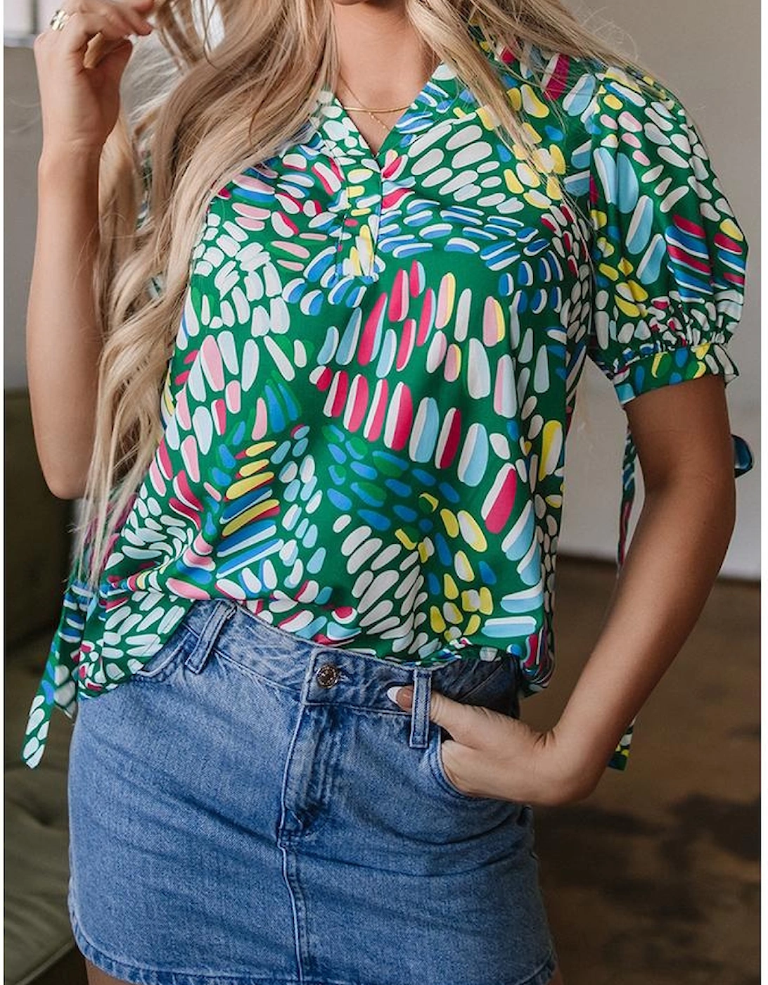 Green Brushwork Geometric Print Puff Sleeve Notched Neck Blouse
