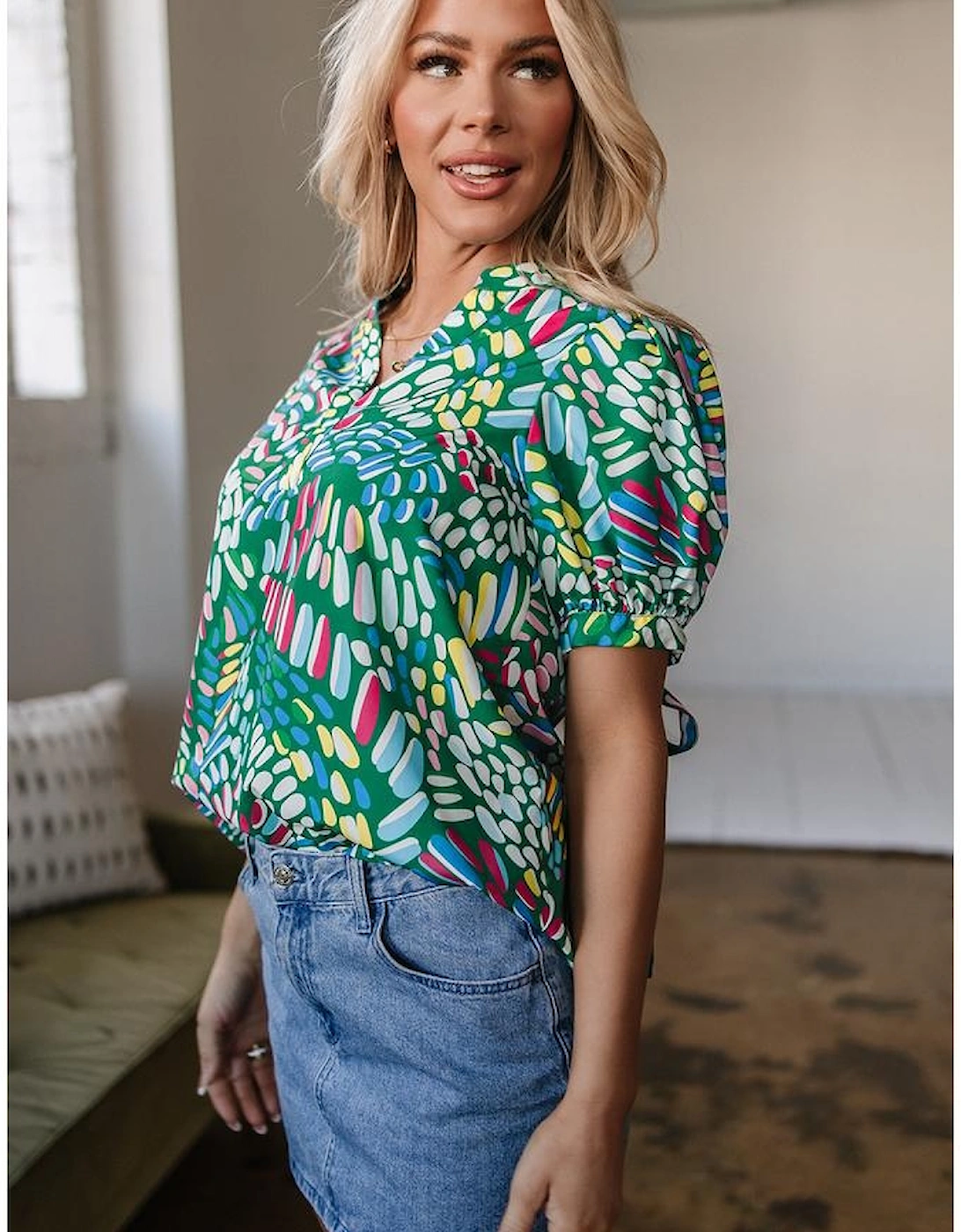 Green Brushwork Geometric Print Puff Sleeve Notched Neck Blouse