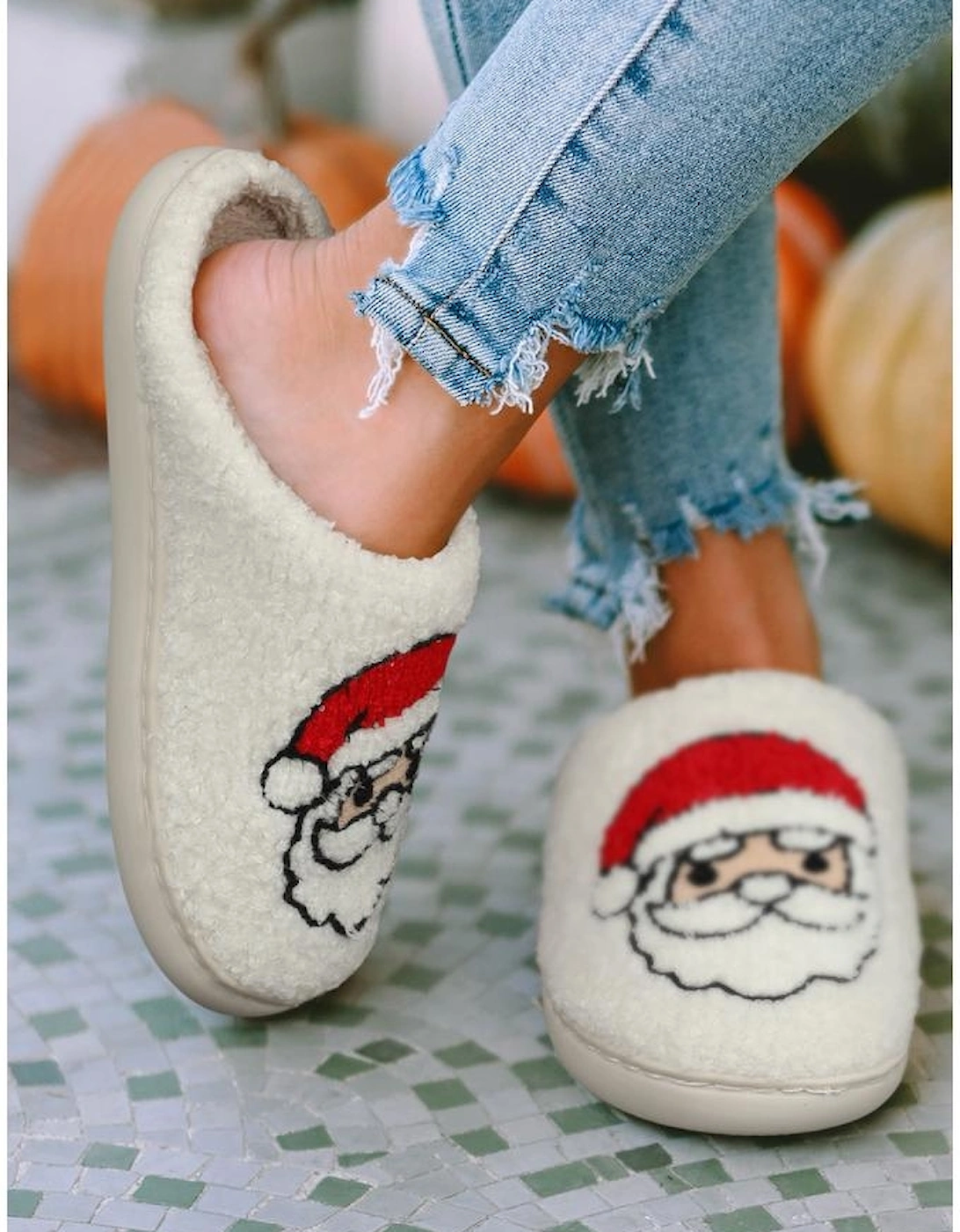 Azura Exchange White Christmas Santa Clause Graphic Plush Slippers